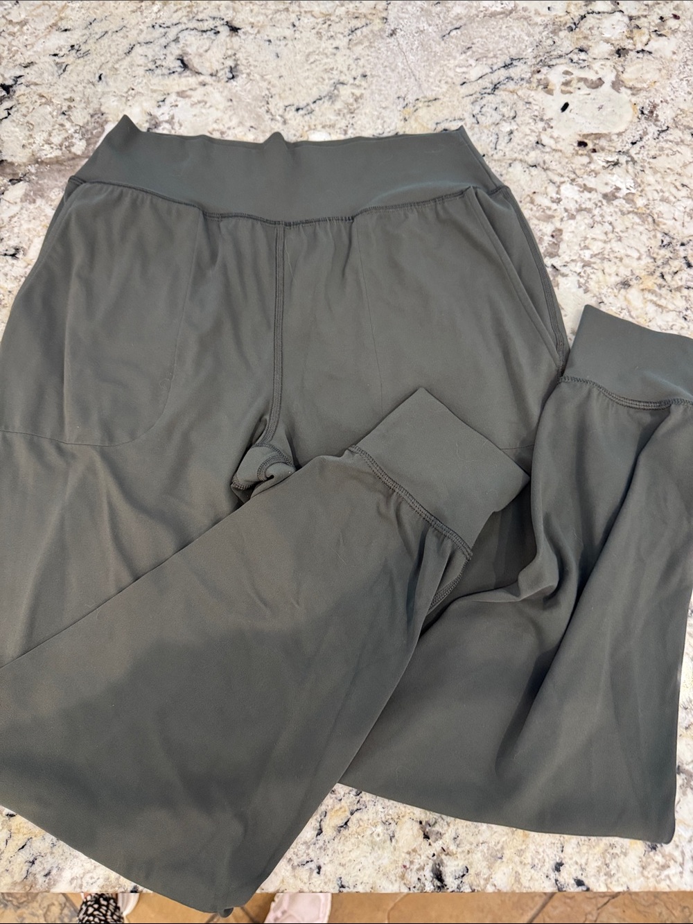 Like new olive soma high waist joggers